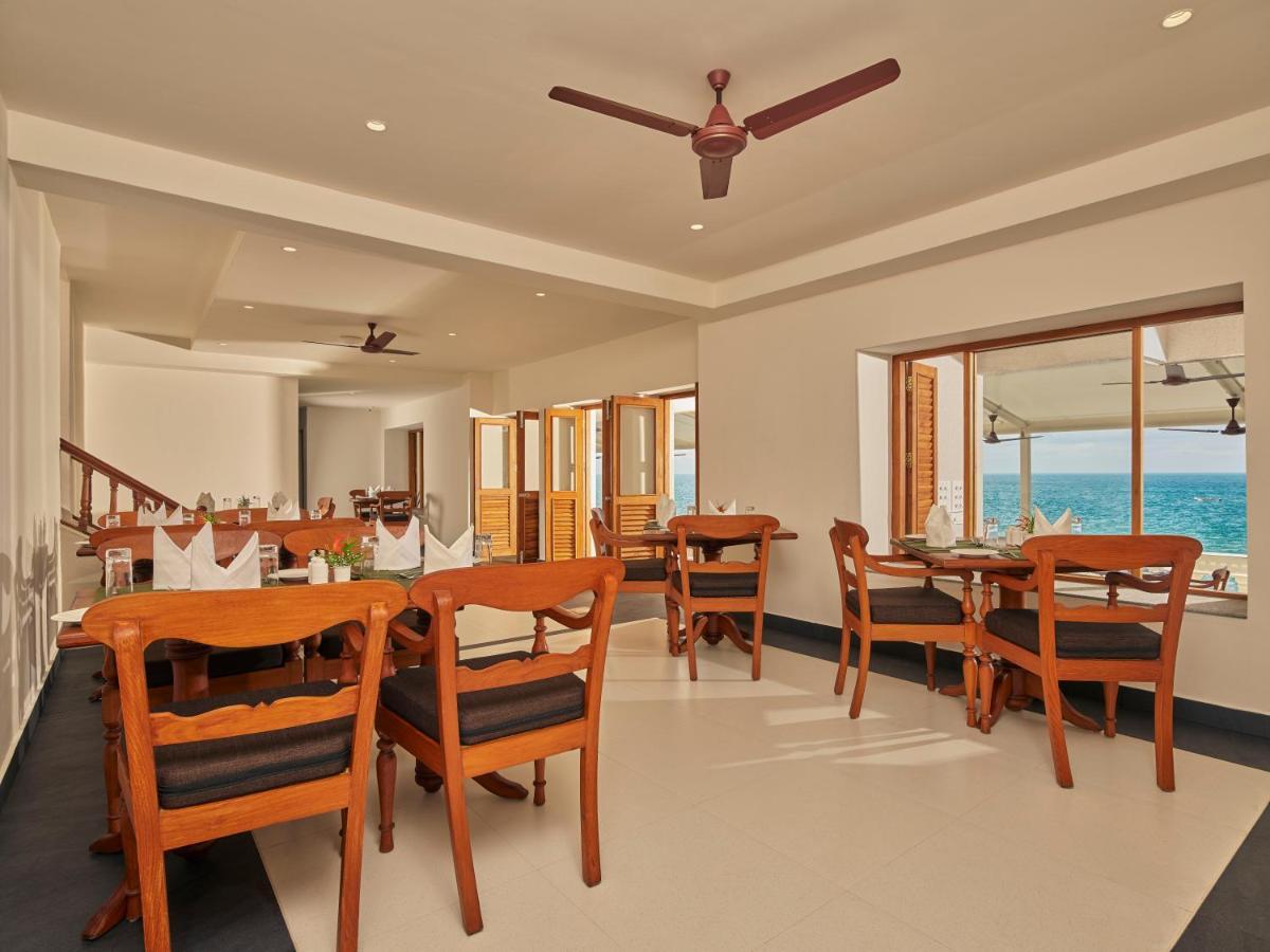קובאלאם Rockholm At The Light House Beach מראה חיצוני תמונה